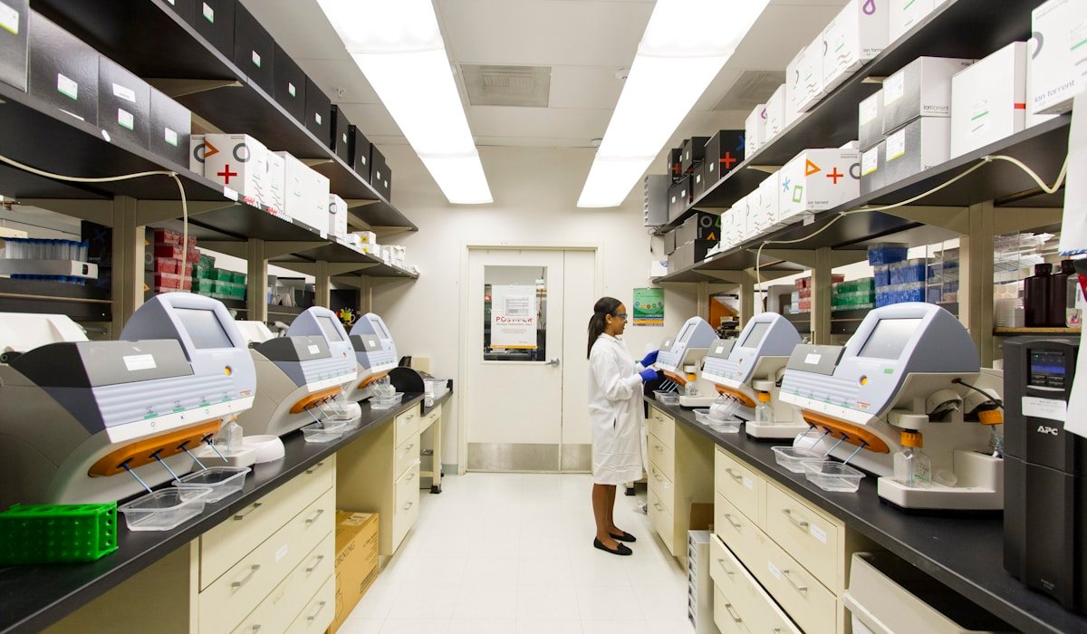 Quality control chemist performing HPLC analytical testing at DCM PHARMA laboratory